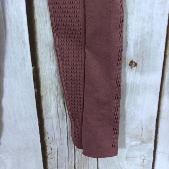 Fabletics High Waisted Sculptknit Charisma 7/8 Athletic Leggings - Picture 5 of 6